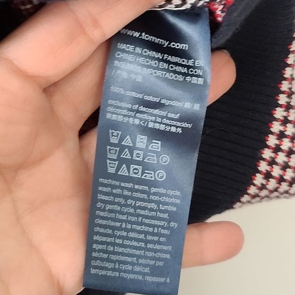 Tommy Hilfiger V-Neck Preppy Sweater, Men's XL - Picture 4 of 7